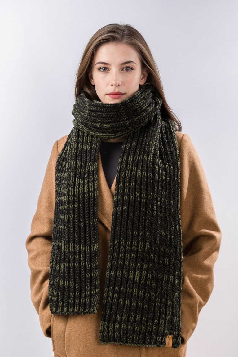 100% Merino Wool Chunky Rib Two-Tone Knit Scarf