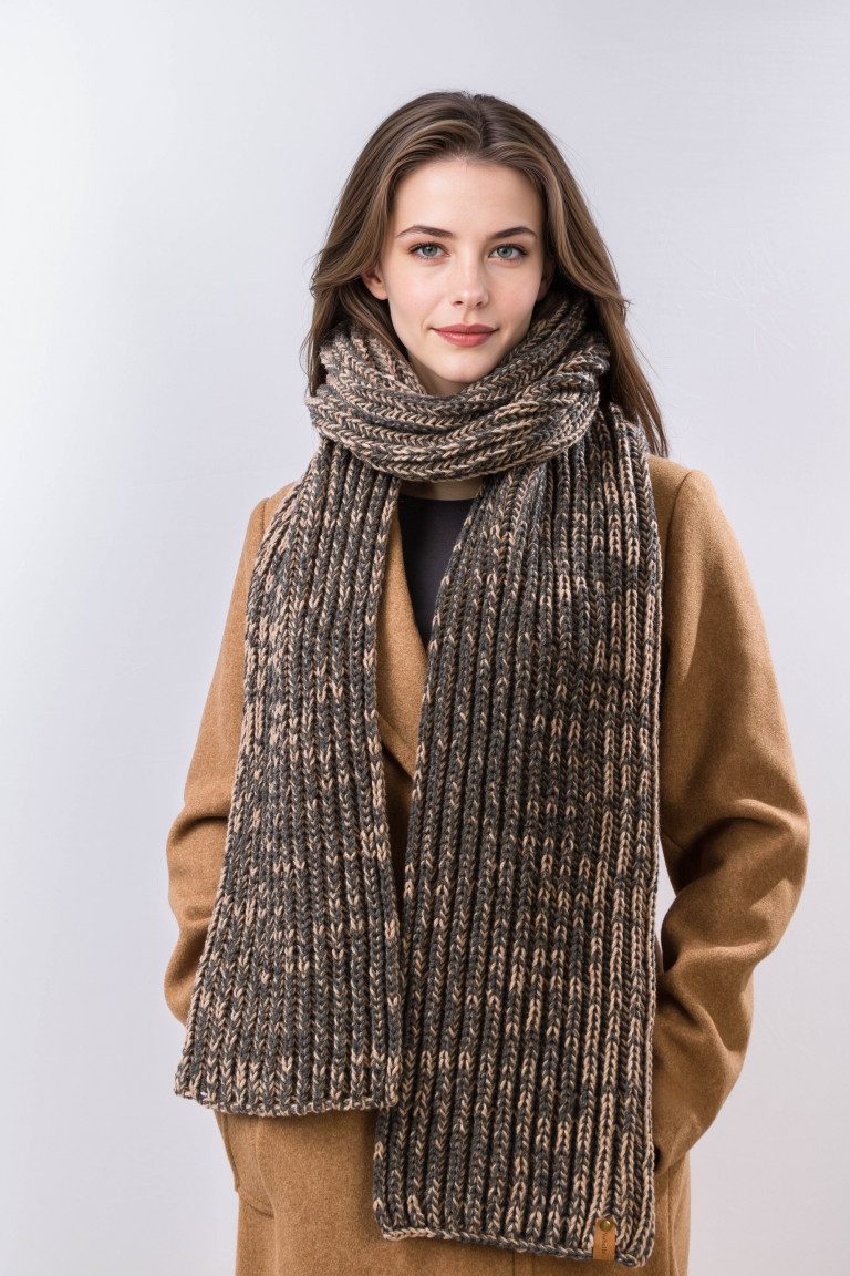 100% Merino Wool Chunky Rib Two-Tone Knit Scarf